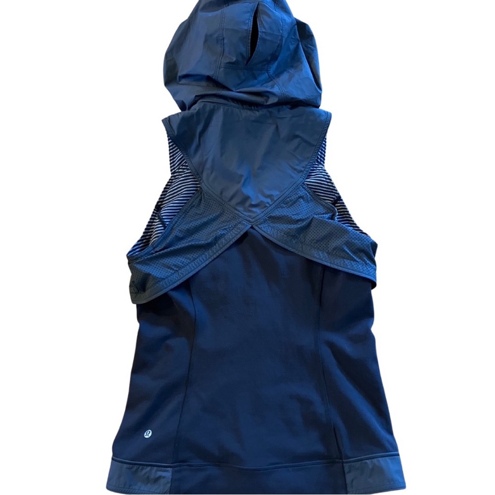 Lululemon hooded vest size - 8 - Picture 3 of 5